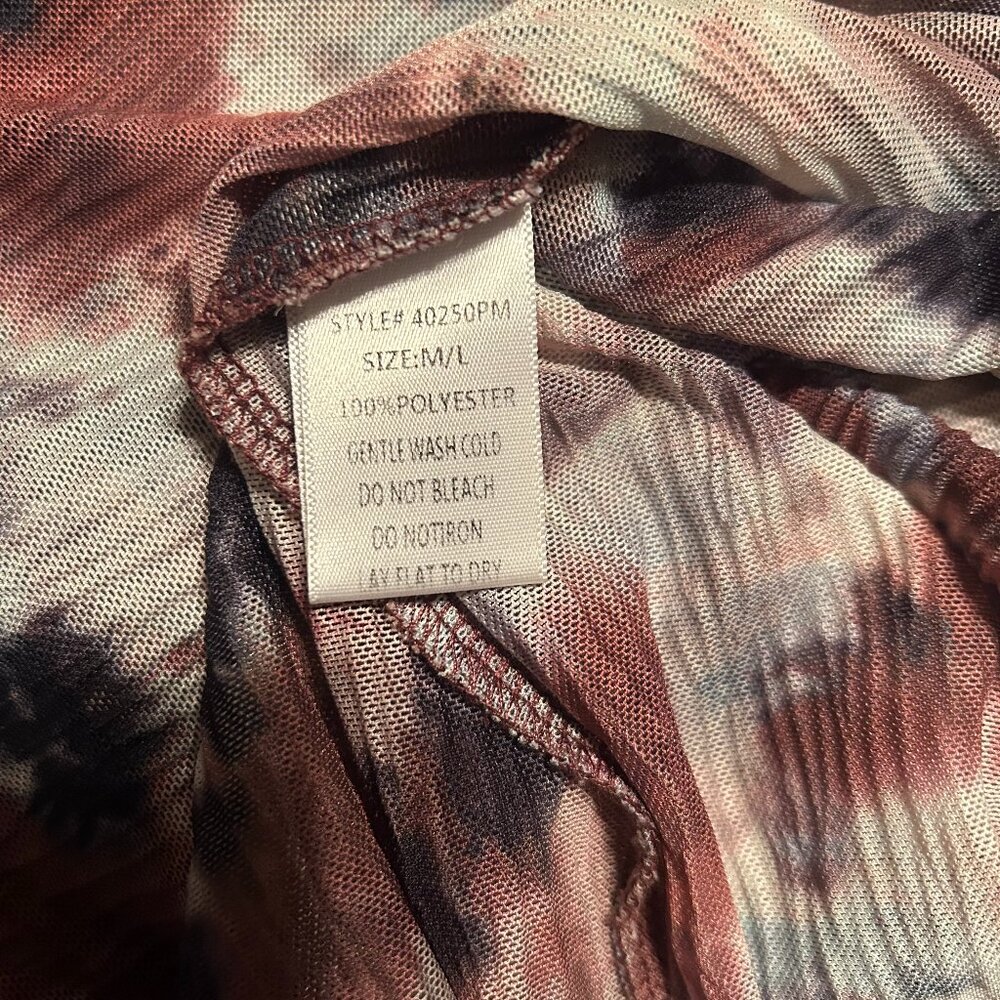 ✨ Grade & Gather Watercolor/Abstract Blouse – M/L ✨ - Picture 6 of 6
